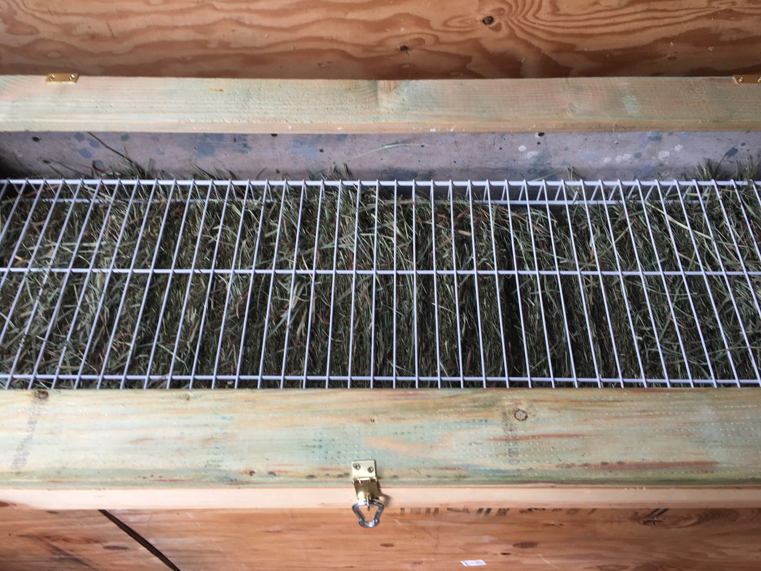 Slow Feed Hay Feeder Box